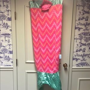 SNUGGIE Mermaid Tail Blanket in Pink and Green 48" by 18"